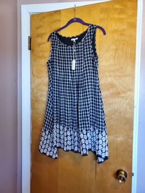 Black and White Patterned Sleeveless Swing Dress. Small. NWT